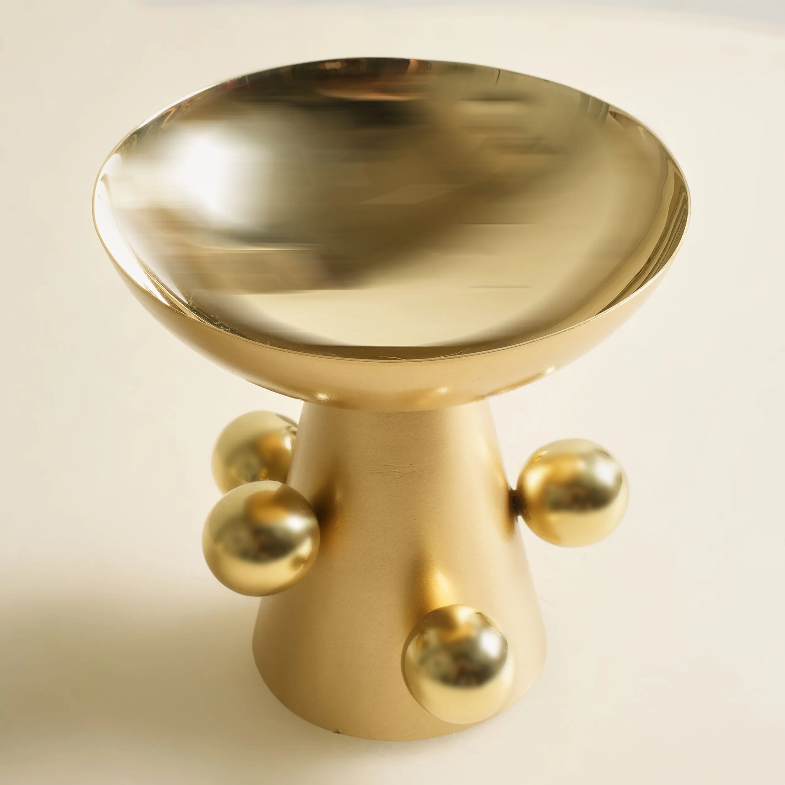 Conical Stand Ball Bowl