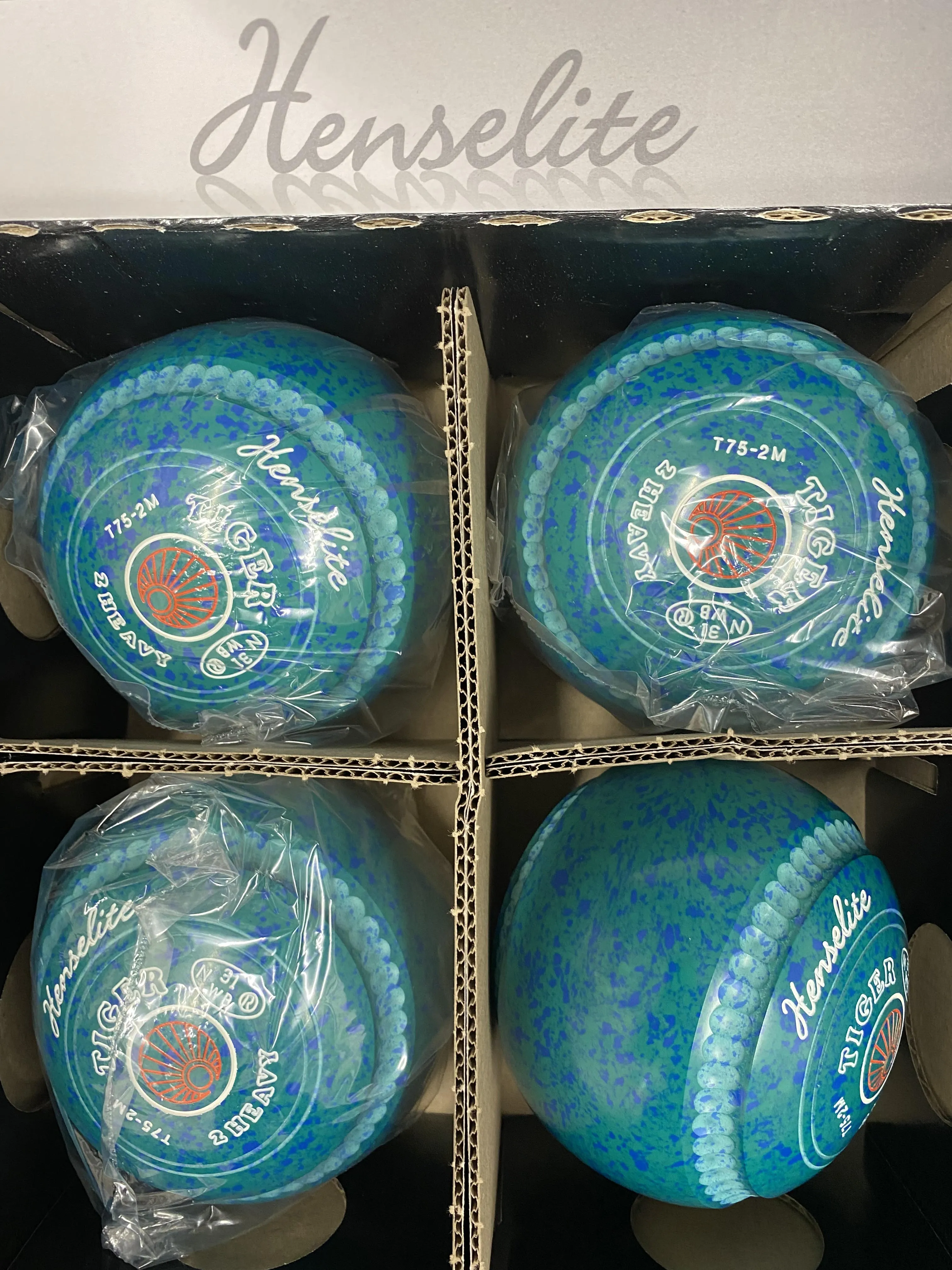 Henselite Tiger Lawn Bowls - Size 2